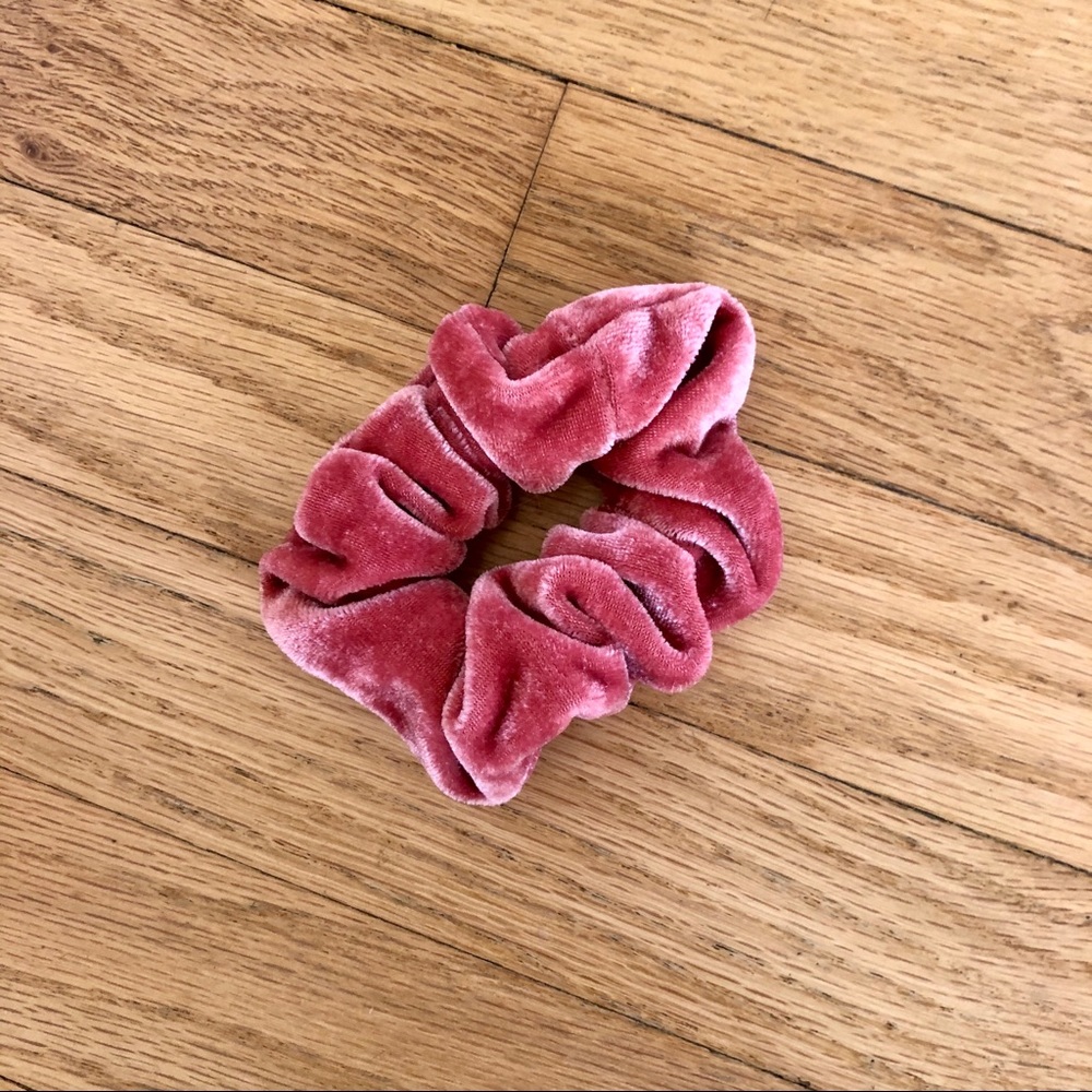 Velvet Scrunchie Set - Picture 3 of 4